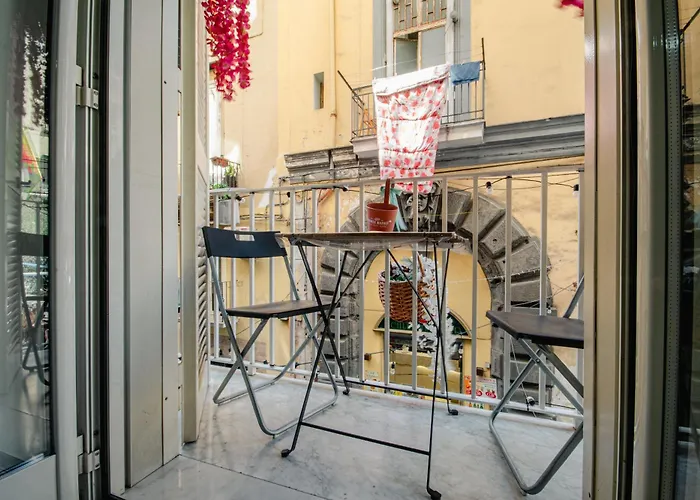 Il balconcino ai Tribunali